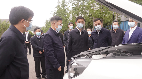 云南省委副书记、省长王予波带队到 z6尊龙官方网站开展调研